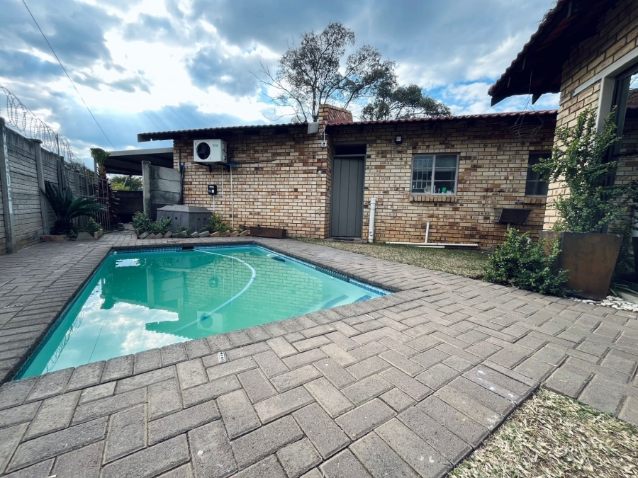 3 Bedroom Property for Sale in Protea Park North West